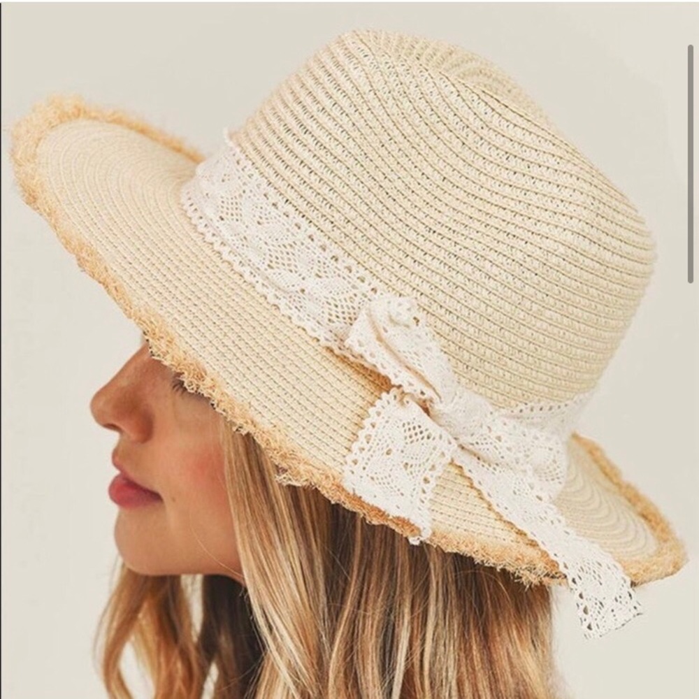 LAST ONE: Fringe trim boho straw hat - Picture 3 of 6